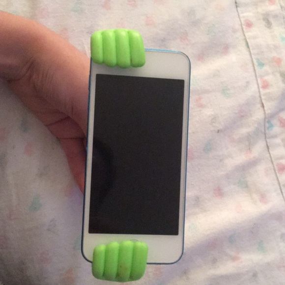 Phone holder - Picture 3 of 3